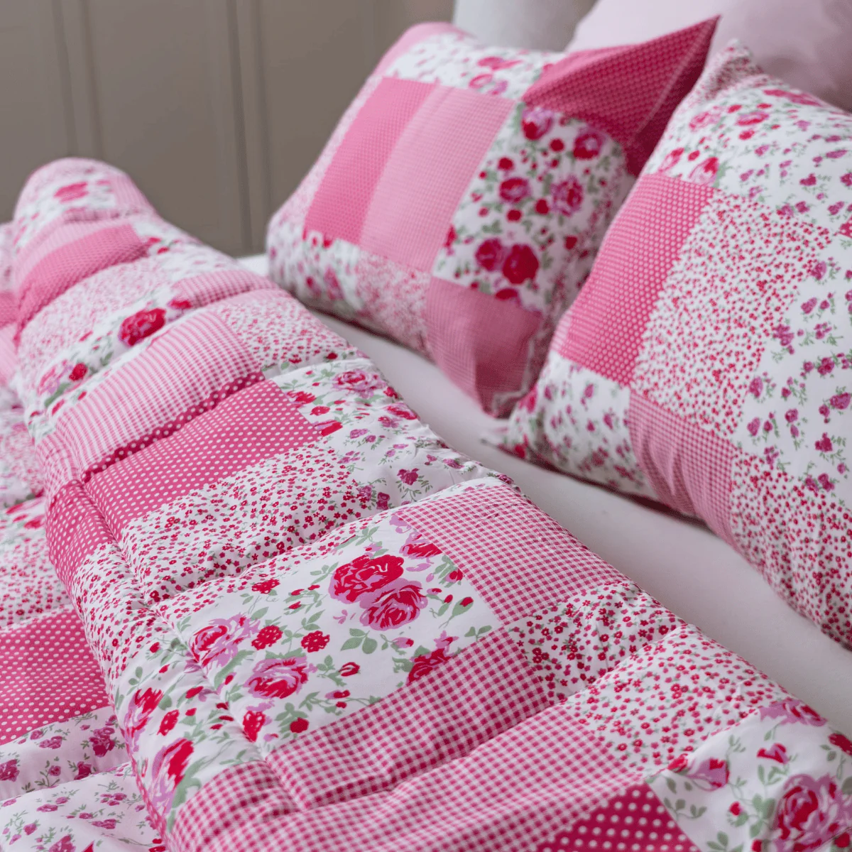 Zelesta Comfort Design Bettdecke - Patchwork Rosa - Image 14