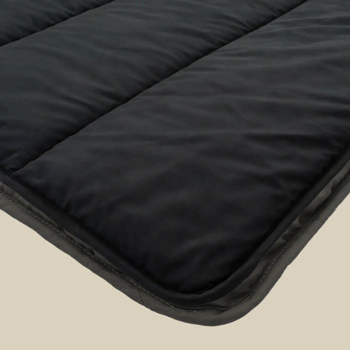 Zelesta Comfort Uni Sommerbettdecke - Schwarz - Image 6