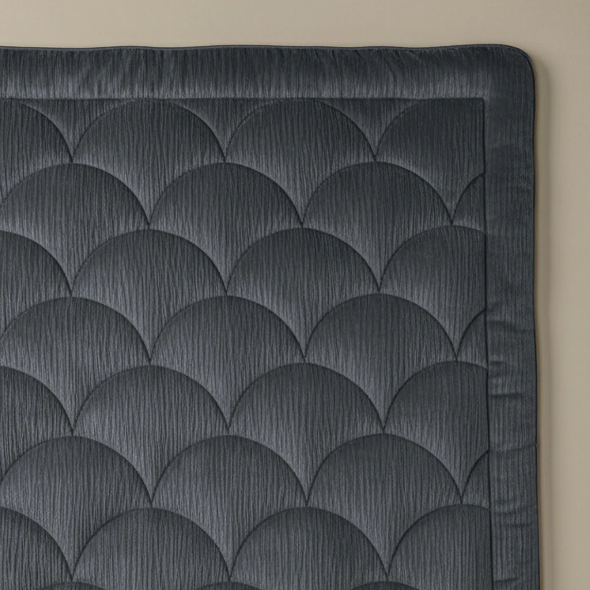 Zelesta Special Velvet Chique Bettdecke - Anthracite - Image 5