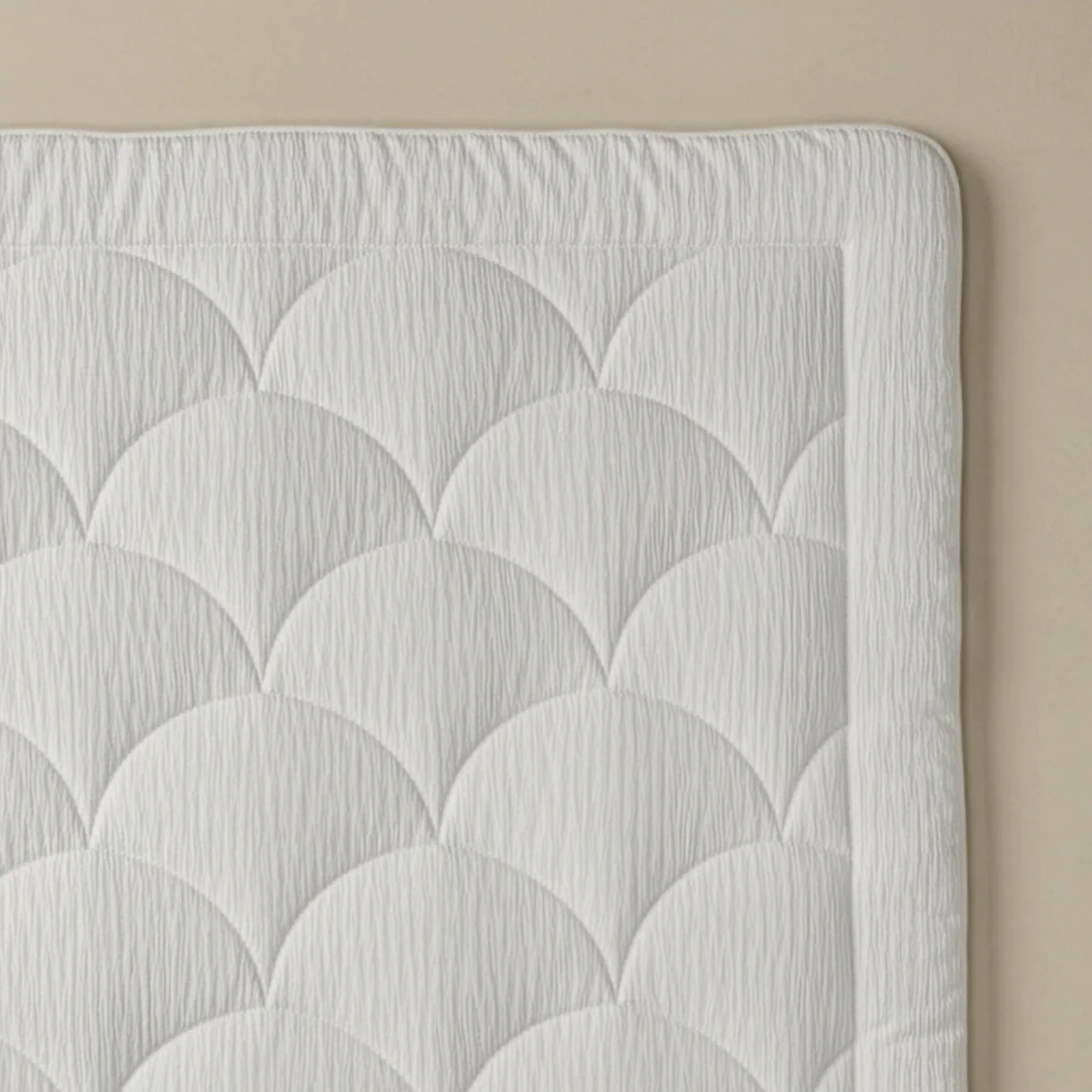 Zelesta Special Velvet Chique Bettdecke - Beige - Image 5