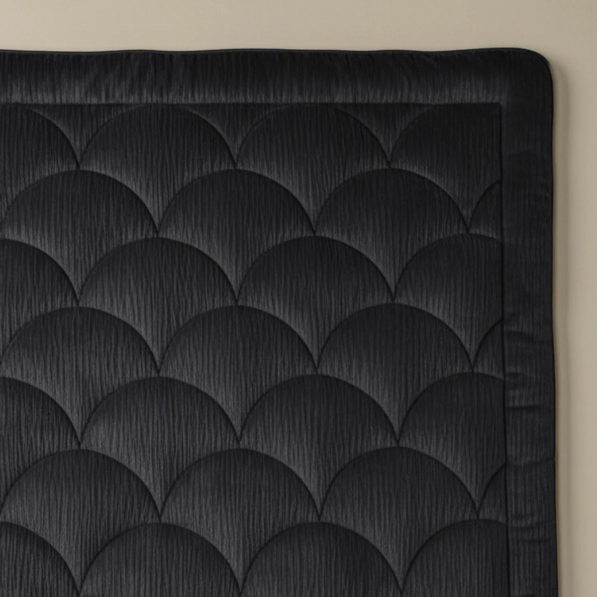 Zelesta Special Velvet Chique Bettdecke - Black - Image 5
